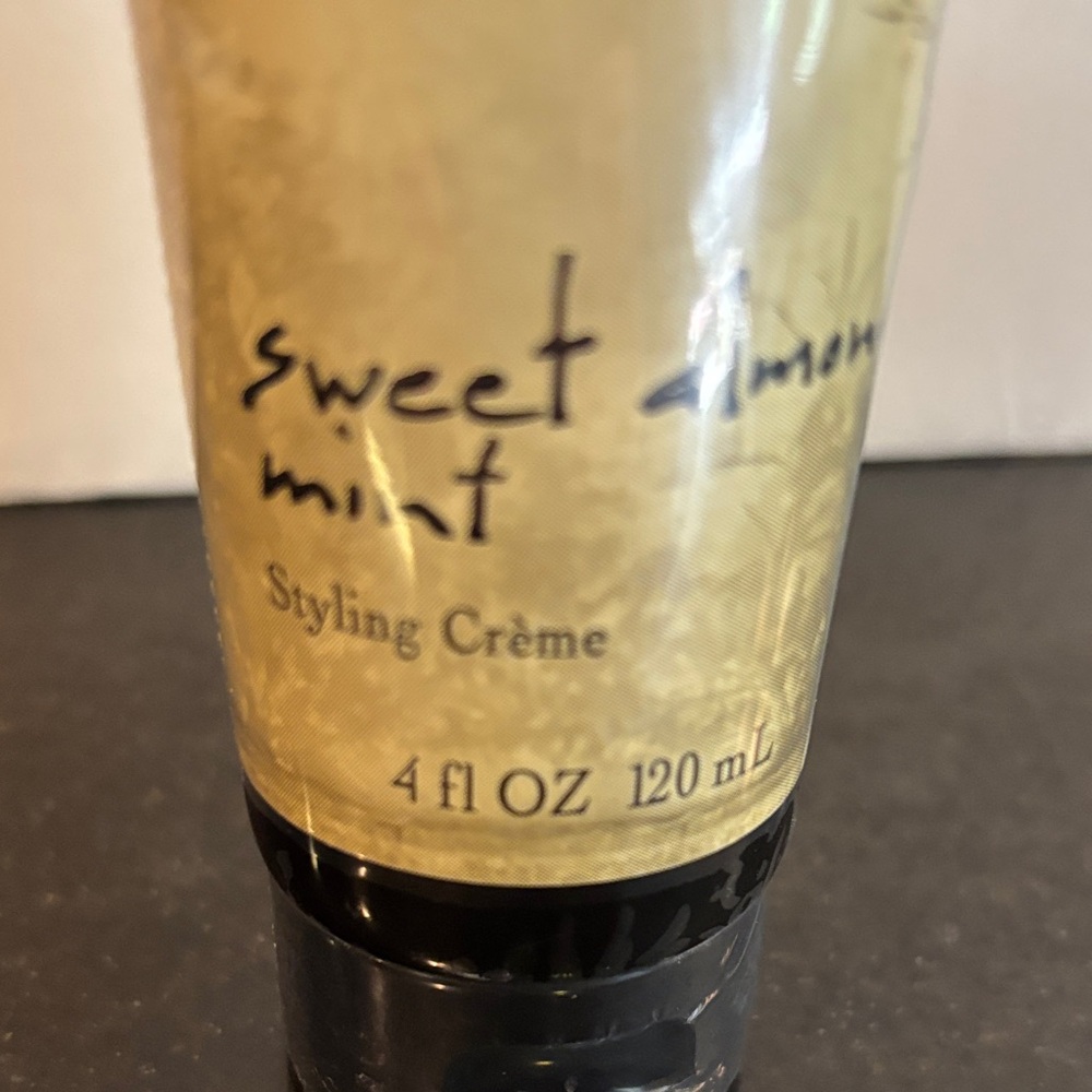 WEN Sweet Almond Mint Styling Crème - Picture 2 of 4